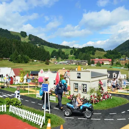 Kamzik Апартаменты Доновалы